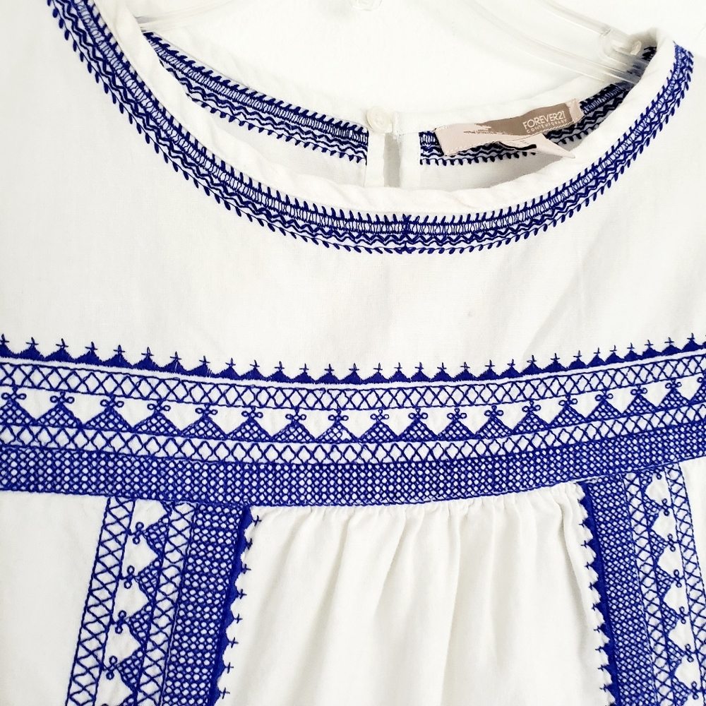 Forever21 embroidered dress M blue and white - Picture 5 of 7